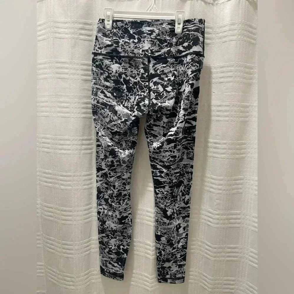 Lululemon Wunder Under leggings - Picture 3 of 10